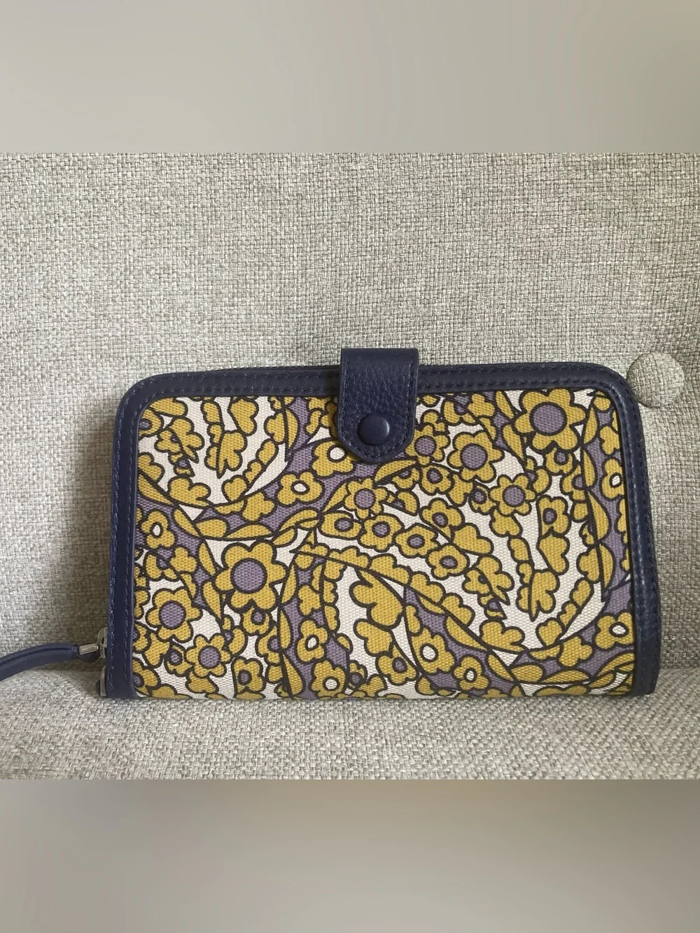 Vera Bradley tiny garden pattern wallet